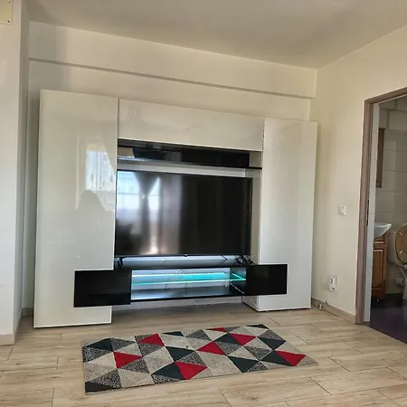 Fancy Promenada Balcon Panoramic, Parcare, Incalzire Pardoseala, Self Check In, Coffee Tea Snack Craiova